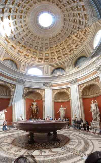 sala rotunda pio clementine museum in Vatican city